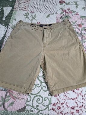 Lucky Brand Men’s Khaki Flat-Front Chino Shorts